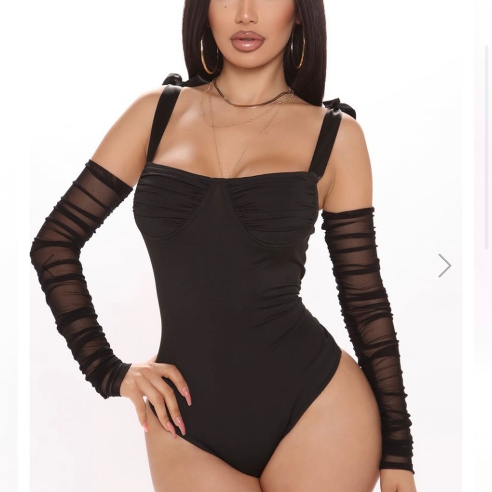 Fashion Nova bodysuit to ribbon tie straps NWT